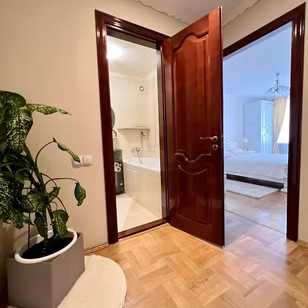 Sweet Ternopil Large And Beautiful Apartment Exterior photo