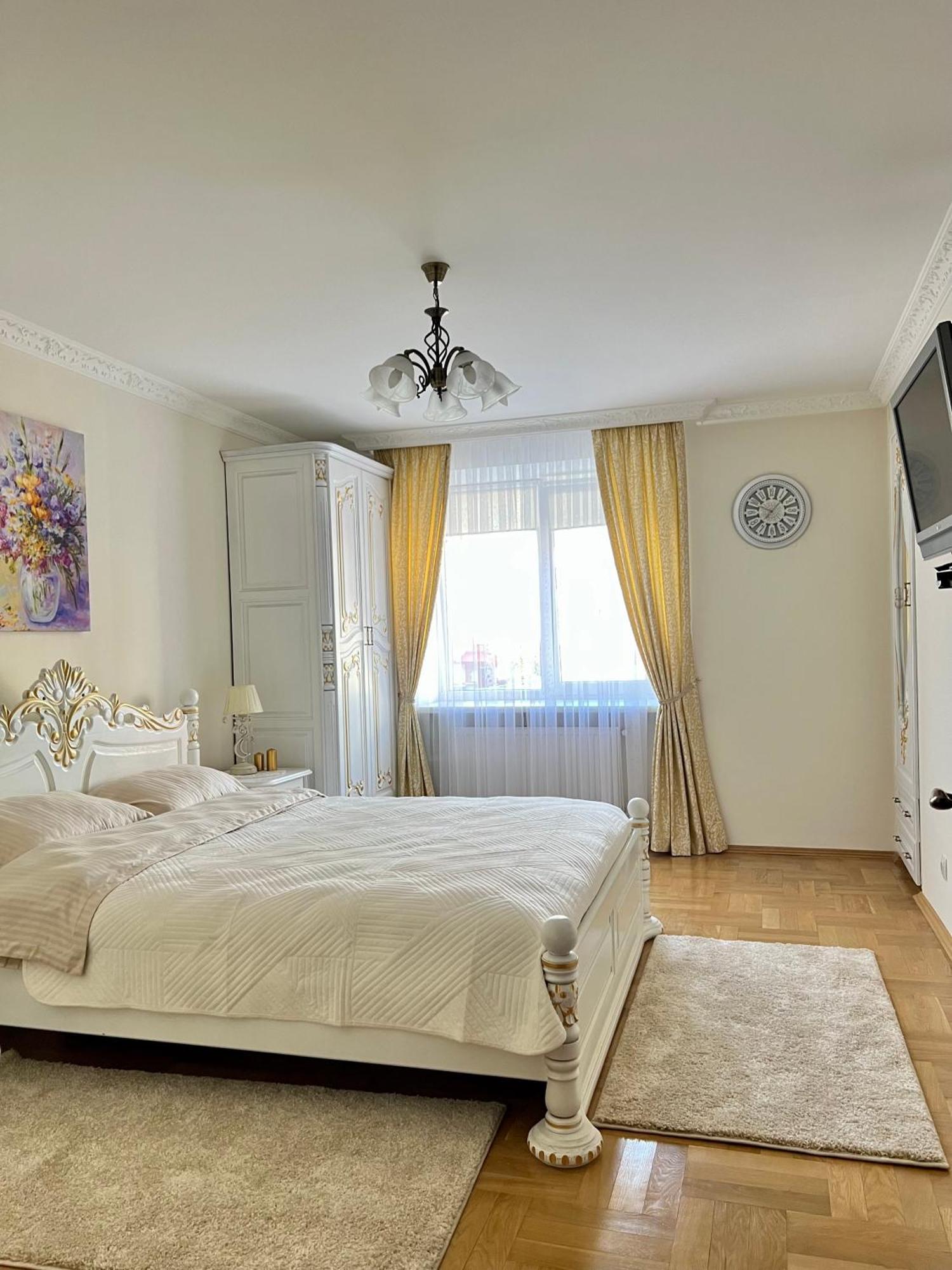 Apartment Sweet Large And Beautiful Ternopil
